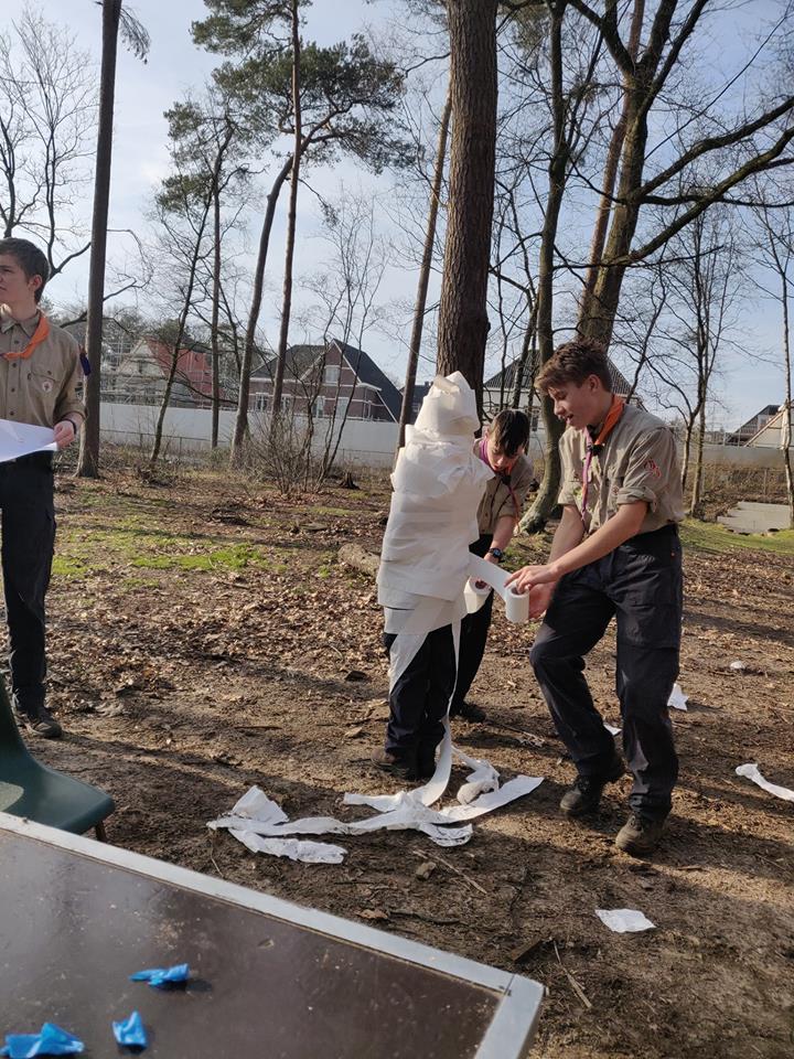 Scouting Impeesa Amersfoort verkenners creatief met wc papier
