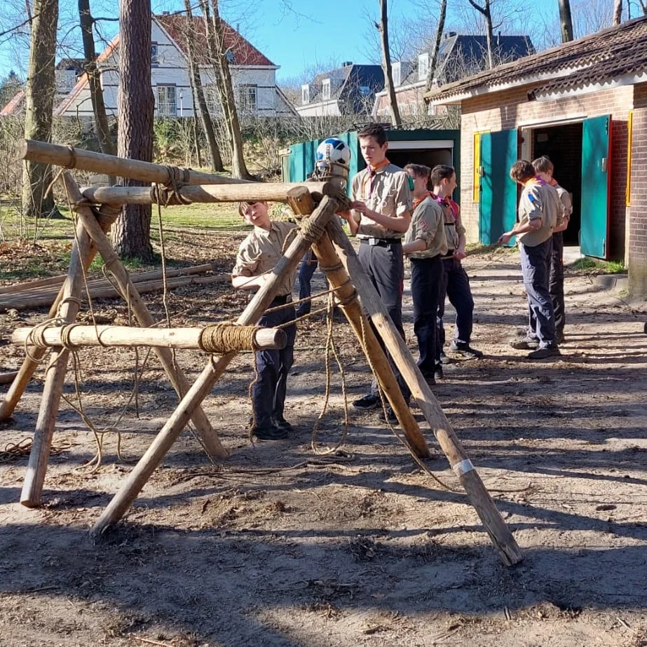 Scouting Impeesa Amersfoort Leusden verkenners bouwen trebuchet
