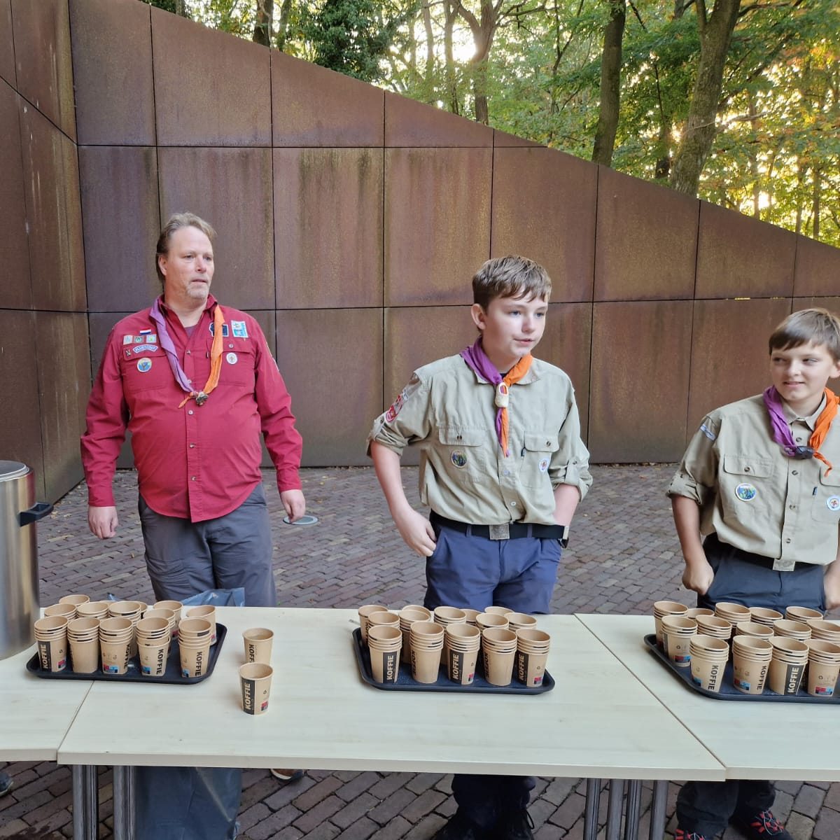 Kamp Amersfoort soep uitdelen